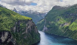 Bimbingan Islam dalam Menyikapi Berita Terkait Virus Corona Bimbingan Islam dalam Menyikapi Berita Terkait Virus Corona